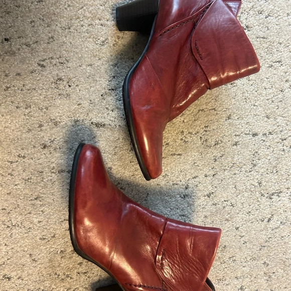 Arnold Churgin red leather ankle boots worn under 5 times mint  condition 8.5 - Picture 12 of 16